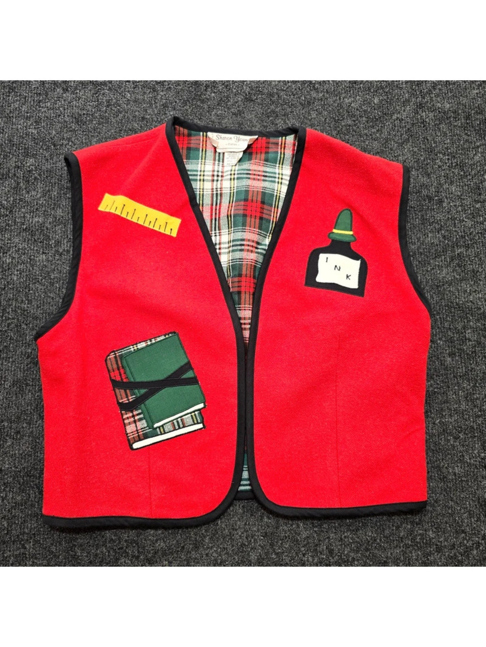 Sharon Young Dallas Vest M – Red Schoolhouse Teacher Vest Plaid Lining